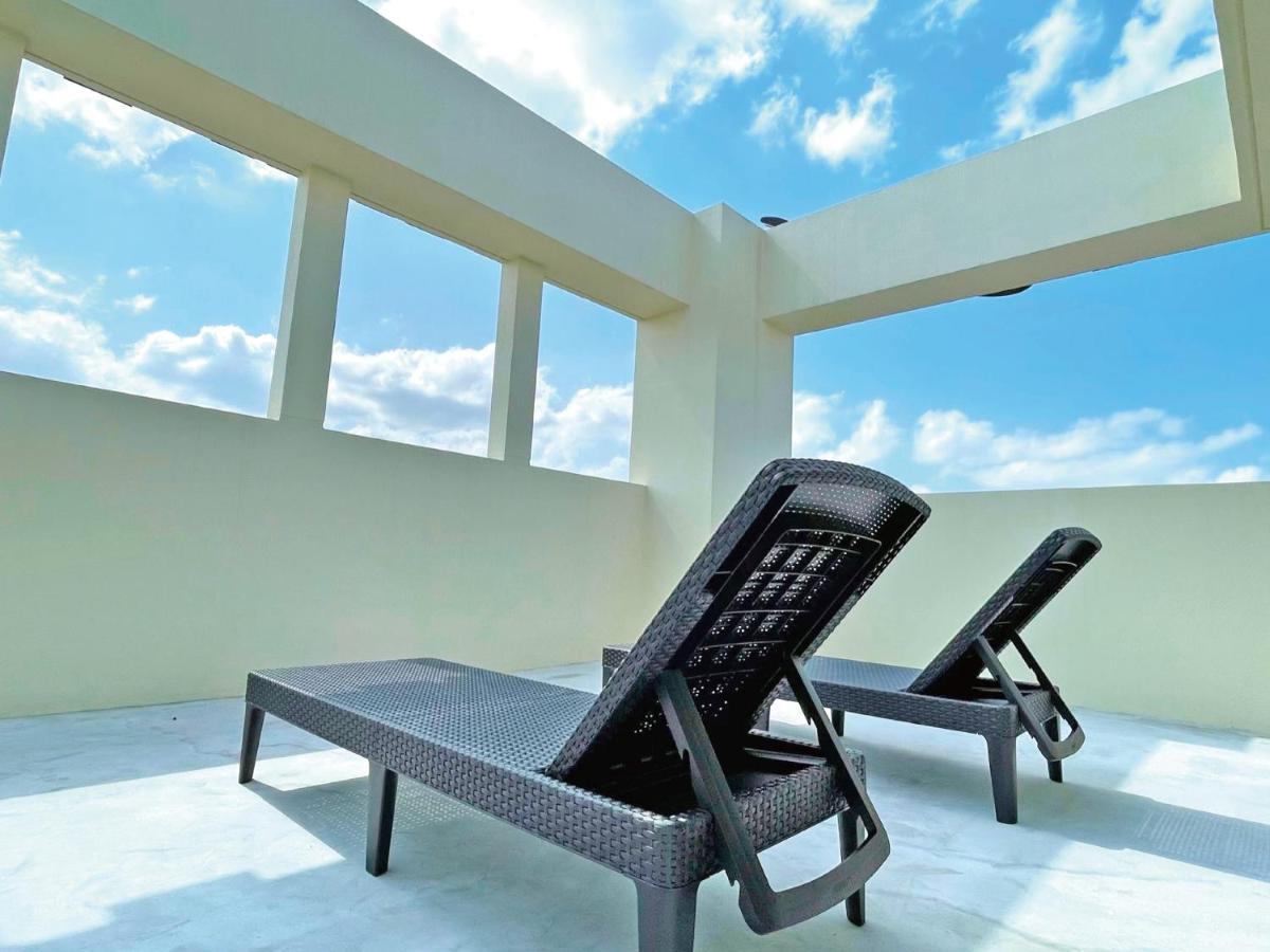 Terrace Resort Mihama Chatan Exterior photo